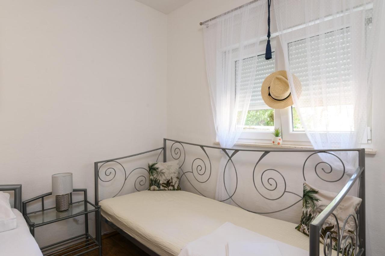 Apartments Mare Trogir Luaran gambar