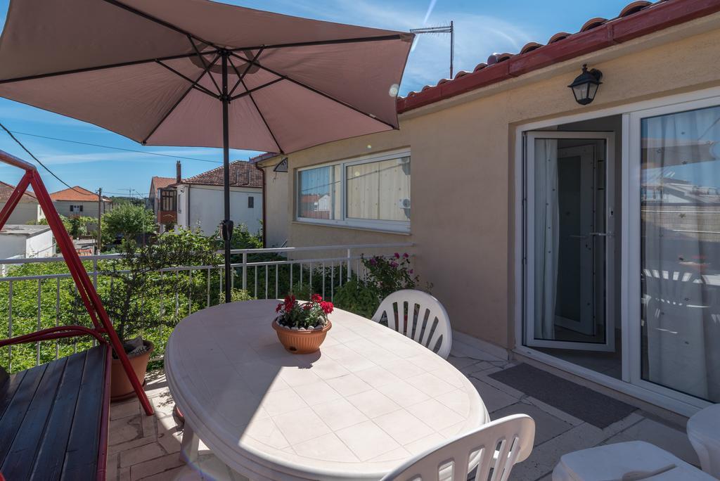 Apartments Mare Trogir Luaran gambar