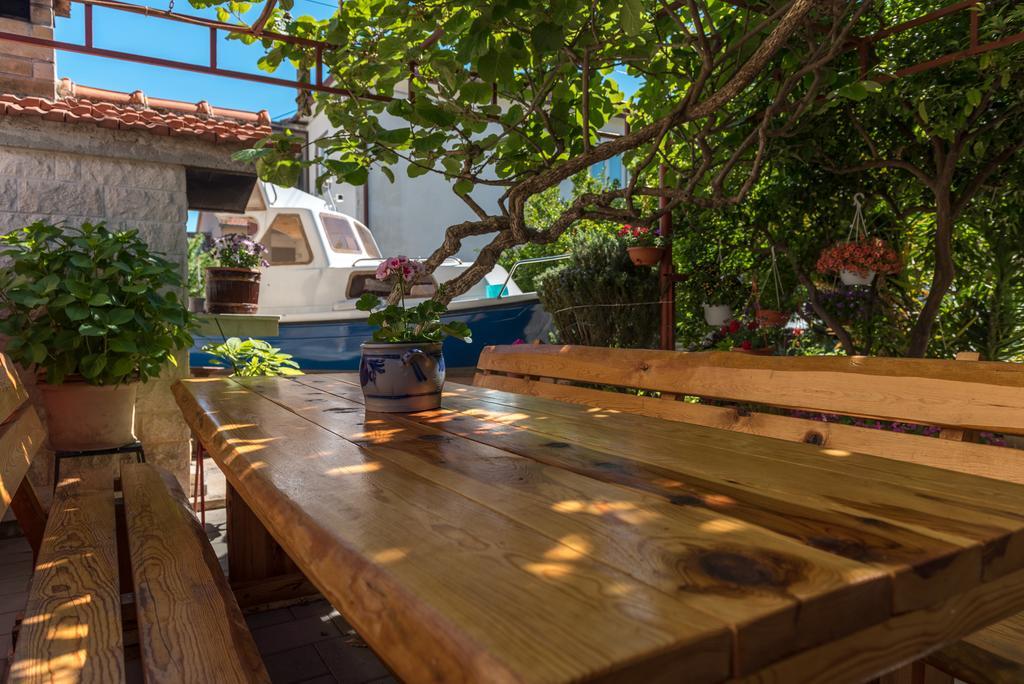 Apartments Mare Trogir Luaran gambar